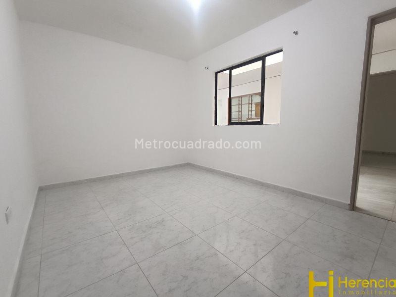 Commercial or Residential 4BR House in Belen - 5