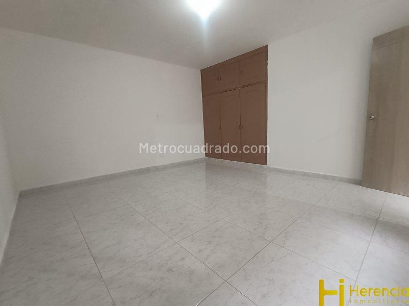 Commercial or Residential 4BR House in Belen - 6
