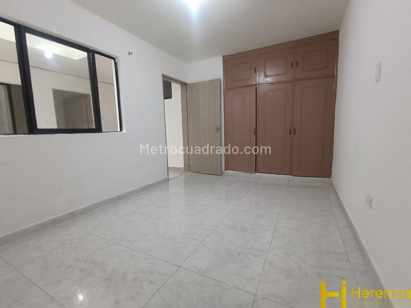 Commercial or Residential 4BR House in Belen - 7