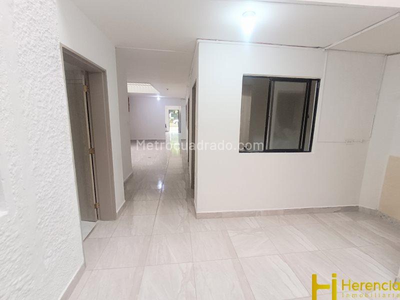 Commercial or Residential 4BR House in Belen - 9