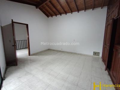 Casa de 3 alcobas en venta en Buenos Aires, Medellín, 220 m² · foto 8 de 20