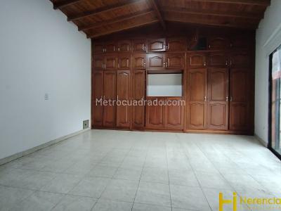Casa de 3 alcobas en venta en Buenos Aires, Medellín, 220 m² · foto 11 de 20