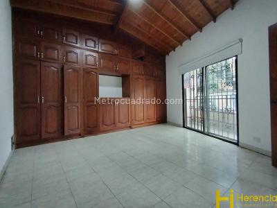 Casa de 3 alcobas en venta en Buenos Aires, Medellín, 220 m² · foto 13 de 20