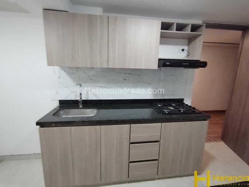 Apartamento en arriendo con 3 habitaciones en Machado - 2
