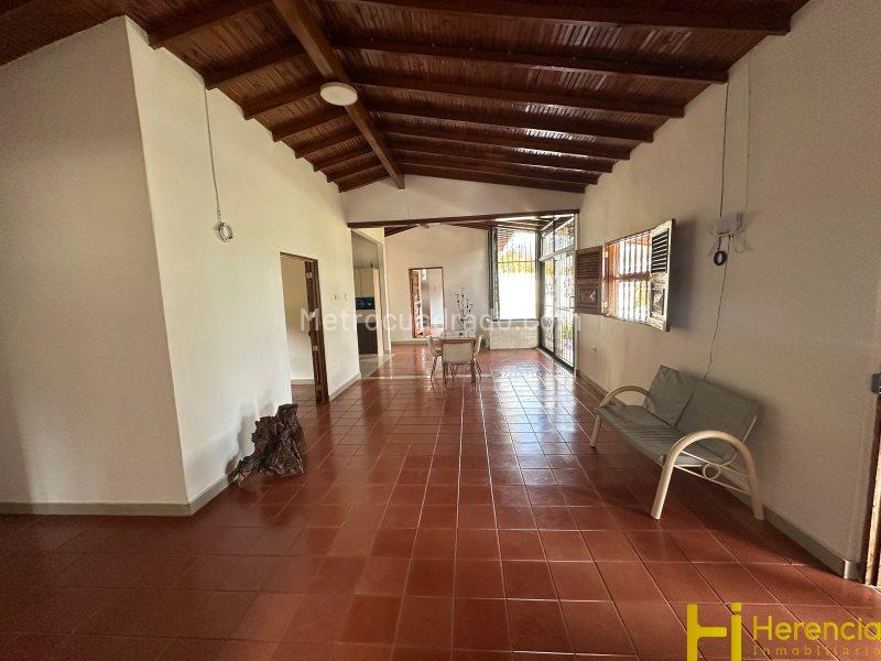 4BR Finca in Vereda Lomita 2 (4500 m²) - 2