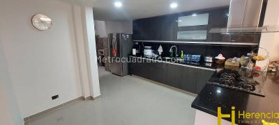 Casa de 4 alcobas en venta en Altos Del Poblado, Medellín, 400 m² · foto 5 de 18