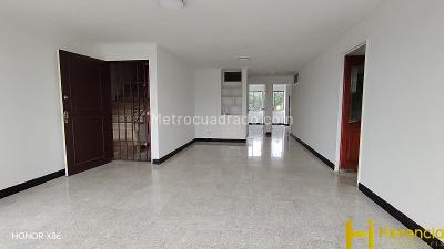Apartamento en venta en Laureles, Medellín · foto 3 de 14