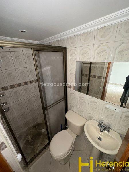 3BR Apartment with Balcony & Parking in Los Colores - 6