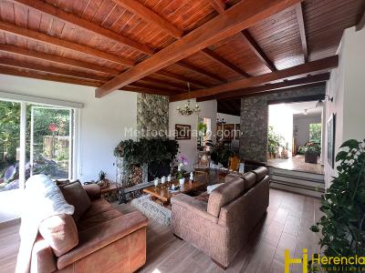 Casa de 5 alcobas en venta en El Chocho, Envigado, 1500 m² · foto 4 de 20