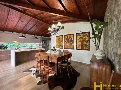 Casa de 5 alcobas en venta en El Chocho, Envigado, 1500 m² · foto 11 de 20