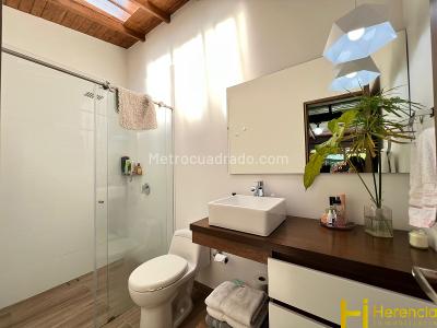 Casa de 5 alcobas en venta en El Chocho, Envigado, 1500 m² · foto 19 de 20