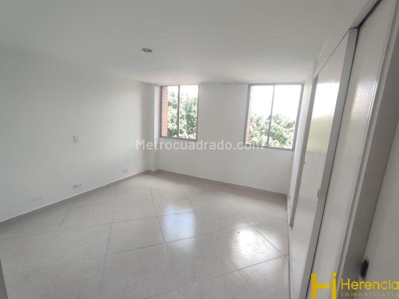 Spacious 3BR Apartment in Suramericana - 9
