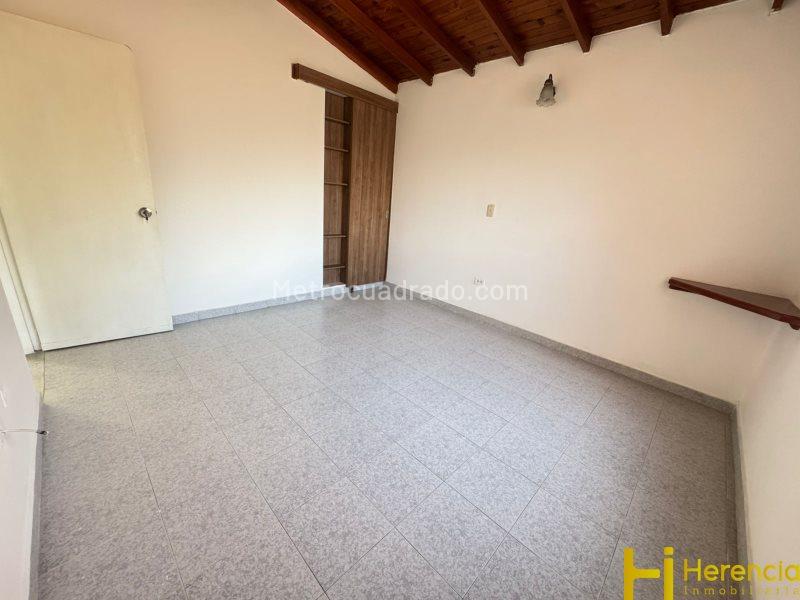 Beautiful 5BR House in Belen Los Alpes