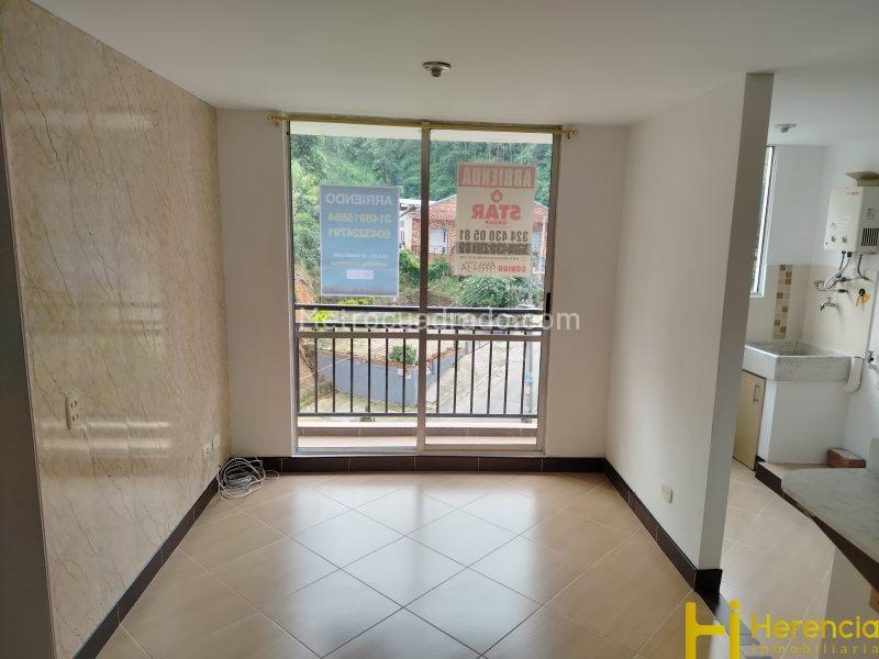 Apartamento de 3 Alcobas en Conjunto Cerrado con Piscina en Belén - 3