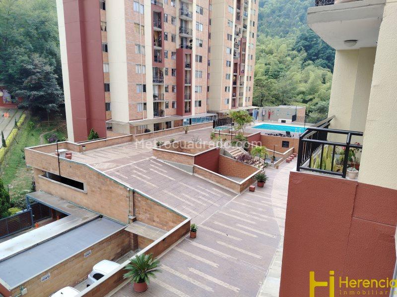 Apartamento de 3 Alcobas en Conjunto Cerrado con Piscina en Belén - 4
