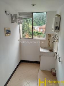 Apartamento de 3 alcobas en arriendo en Belen, Medellín, 58 m² · foto 8 de 20