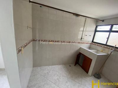 Apartamento de 3 alcobas en venta en Obrero, Bello, 72 m² · foto 3 de 13