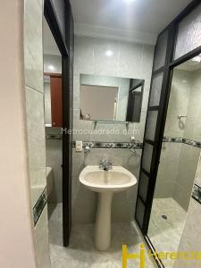Apartamento de 3 alcobas en venta en Obrero, Bello, 72 m² · foto 12 de 13