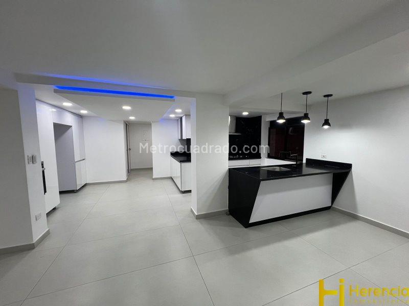 Casa moderna de 4 habitaciones con jacuzzi, jardín y parqueadero en Suramérica - 4