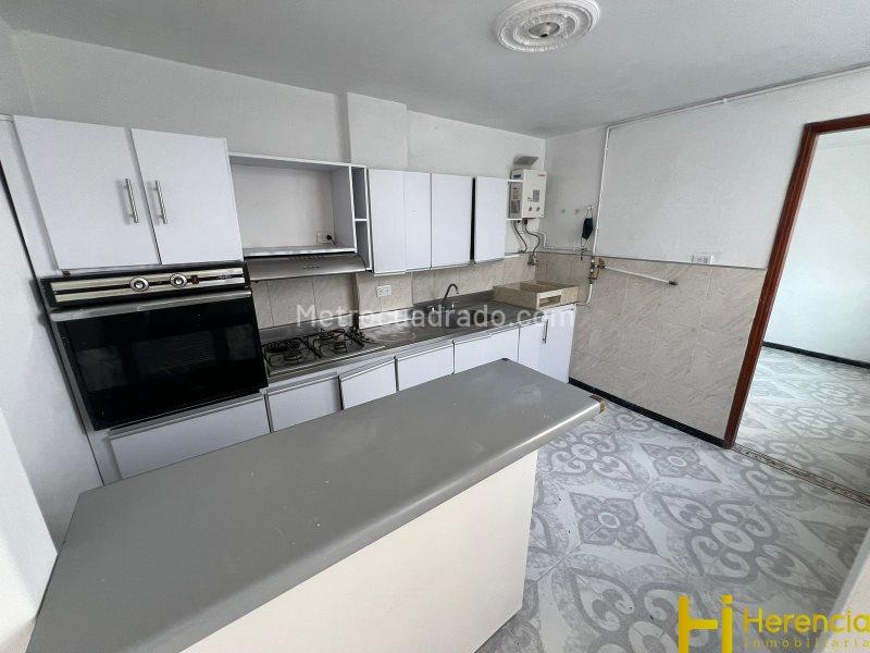 Apartamento Amplio de 3 Alcobas con Jacuzzi en Estadio