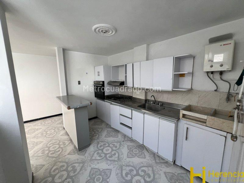 Spacious 3BR Apartment with Jacuzzi in Estadio - 2