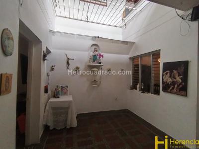 Casa de 4 alcobas en venta en Buenos Aires, Medellín, 300 m² · foto 8 de 20