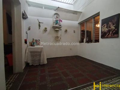 Casa de 4 alcobas en venta en Buenos Aires, Medellín, 300 m² · foto 10 de 20