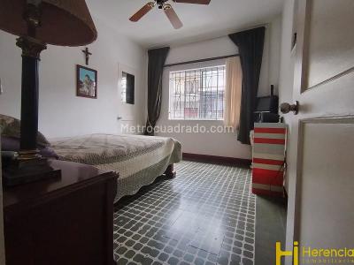 Casa de 4 alcobas en venta en Buenos Aires, Medellín, 300 m² · foto 12 de 20