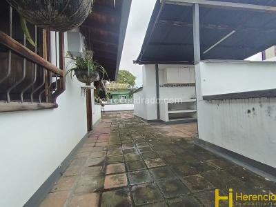 Casa de 4 alcobas en venta en Buenos Aires, Medellín, 300 m² · foto 13 de 20