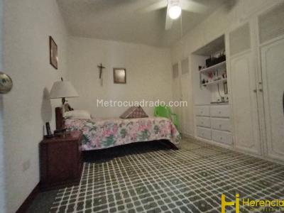Casa de 4 alcobas en venta en Buenos Aires, Medellín, 300 m² · foto 15 de 20