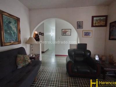 Casa de 4 alcobas en venta en Buenos Aires, Medellín, 300 m² · foto 16 de 20