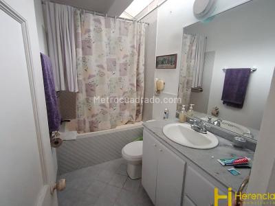 Casa de 4 alcobas en venta en Buenos Aires, Medellín, 300 m² · foto 17 de 20
