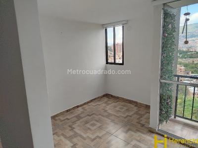 Apartamento de 2 alcobas en arriendo en Calasanz, Medellín, 55 m² · foto 4 de 19