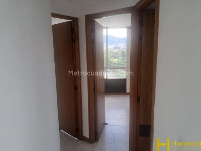 Apartamento de 2 alcobas en arriendo en El Poblado, Medellín, 85 m² · foto 4 de 12