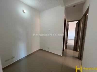 Apartamento de 3 alcobas en venta en Central, Bello, 76 m² · foto 15 de 20