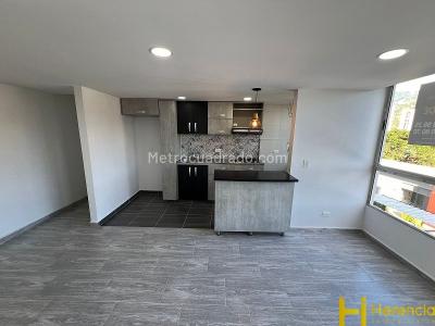 Apartamento de 2 alcobas en venta en La Navarra, Bello, 52 m² · foto 2 de 13