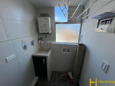 Apartamento de 2 alcobas en venta en La Navarra, Bello, 52 m² · foto 4 de 13