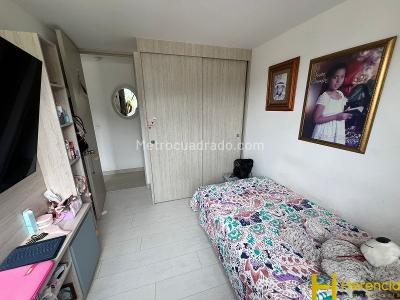 Apartamento de 3 alcobas en venta en La Navarra, Bello, 78 m² · foto 9 de 20