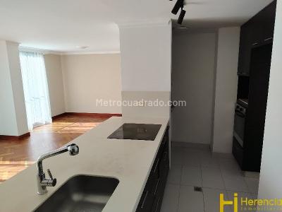 Apartamento de 2 alcobas en arriendo en El Poblado, Medellín, 96 m² · foto 2 de 20