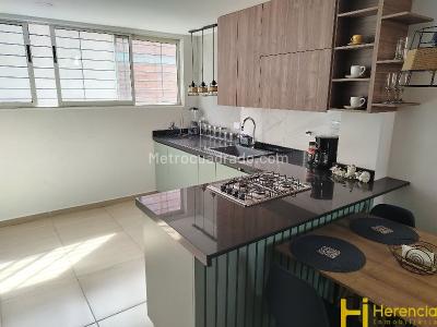 Apartamento de 1 alcoba en arriendo en Los Colores, Medellín, 65 m² · foto 4 de 18