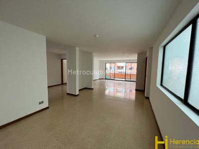 Apartamento en arriendo en Laureles, Medellín · foto 2 de 20