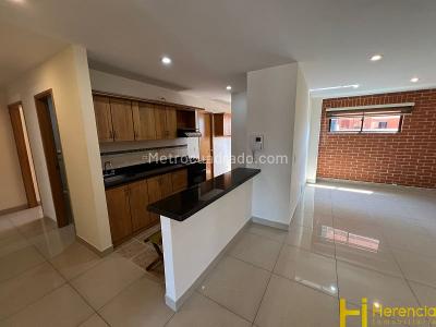 Apartamento de 3 alcobas en venta en Lorena, Medellín, 125 m² · foto 1 de 20