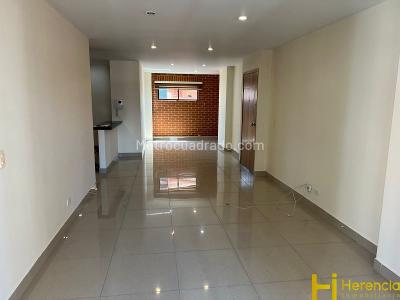 Apartamento de 3 alcobas en venta en Lorena, Medellín, 125 m² · foto 2 de 20