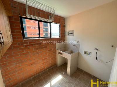Apartamento de 3 alcobas en venta en Lorena, Medellín, 125 m² · foto 8 de 20