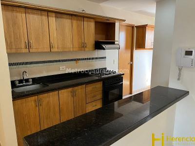 Apartamento de 3 alcobas en venta en Lorena, Medellín, 125 m² · foto 10 de 20