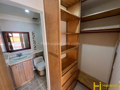 Apartamento de 3 alcobas en venta en Lorena, Medellín, 125 m² · foto 12 de 20