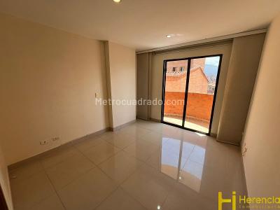 Apartamento de 3 alcobas en venta en Lorena, Medellín, 125 m² · foto 16 de 20