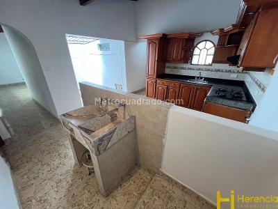 Apartamento de 4 alcobas en arriendo en Estadio, Medellín, 230 m² · foto 3 de 20
