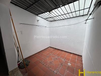 Apartamento de 4 alcobas en arriendo en Estadio, Medellín, 230 m² · foto 10 de 20