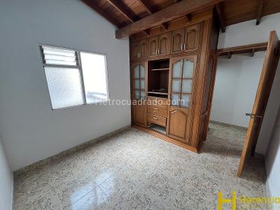 Apartamento de 4 alcobas en arriendo en Estadio, Medellín, 230 m² · foto 14 de 20